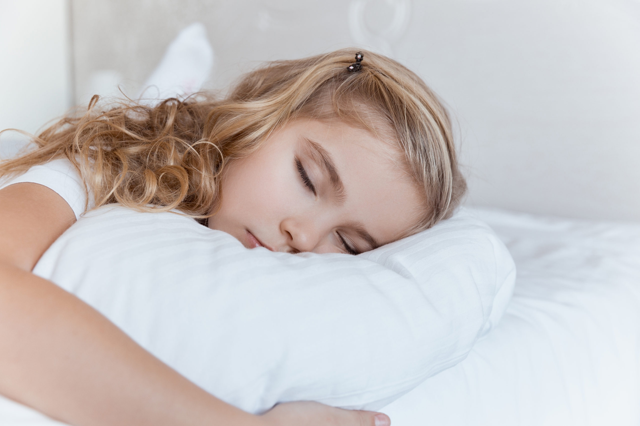 ¿Por qué es necesario dormir con almohada?
